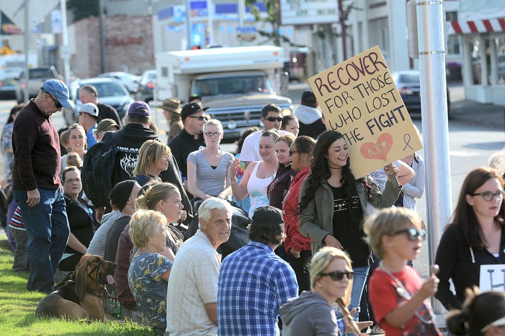 A crowd gathers before the walk. (Jesse Major/Peninsula Daily News)