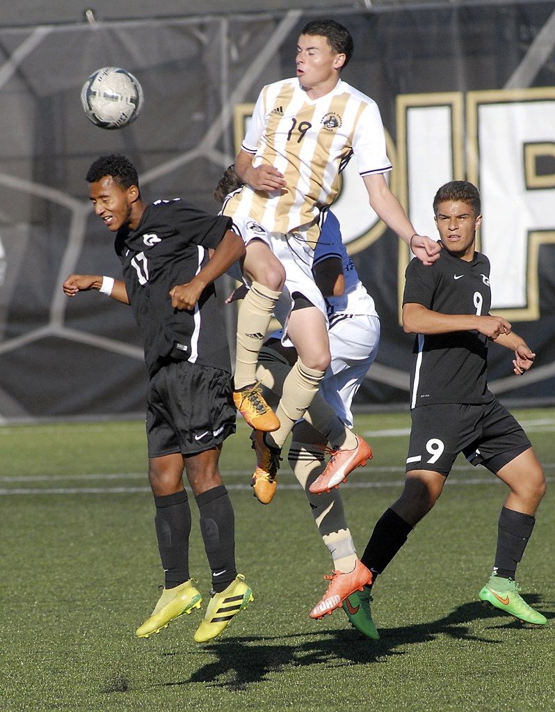 COLLEGE SOCCER: Gervacio nets school-record haul in Peninsula men’s win; PC women earn shutout