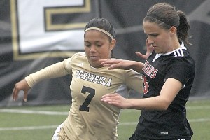 COLLEGE SOCCER: Perez boots Peninsula women past Everett; PC men win big