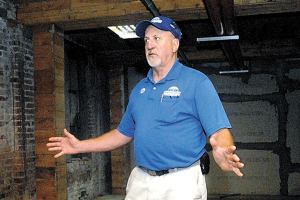 Man who saved Port Angeles Underground dead at 71