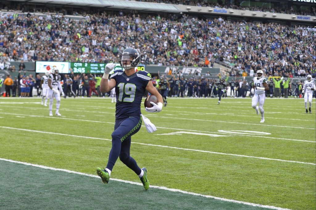 Seattle Seahawks&rsquo; Tanner McEvoy (19) runs for a touchdown during the first half of an NFL football game against the New York Jets, Sunday, Oct. 2, 2016, in East Rutherford, N.J. (AP Photo/Bill Kostroun)