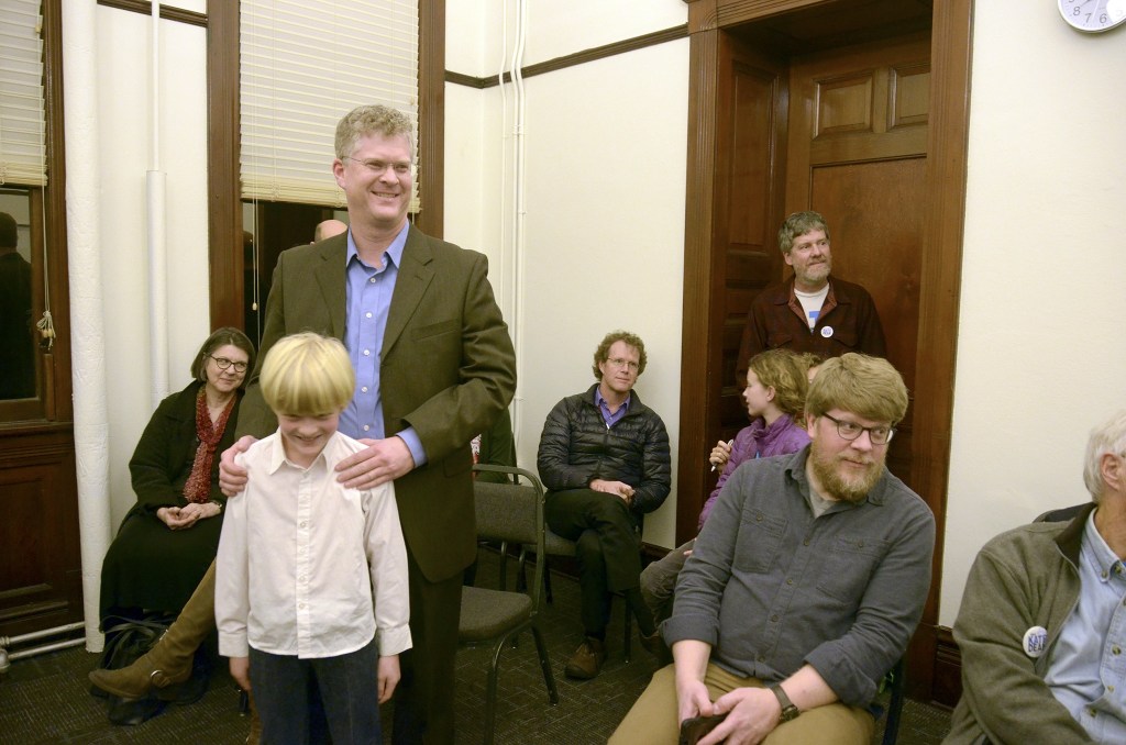 Dean leading Thomas for Jefferson County commissioner post