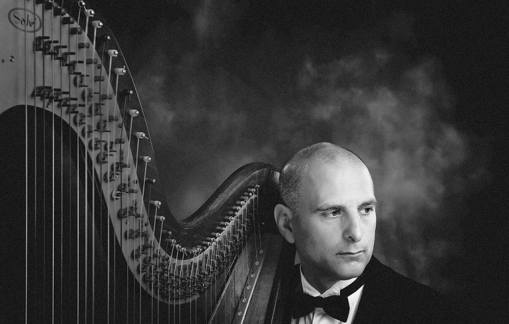 photo by Ernst-Ulrich Schafer Musicians such as John Manno are among the many artists captured in Ernst-Ulrich Schafer&rsquo;s lens.