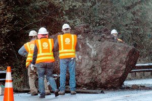 Boulder blocks U.S. Highway 101 lane for several hours at Lake Crescent