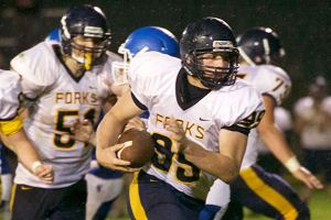 PREP FOOTBALL: Dahlgren leads strong showing for Forks on all-league team