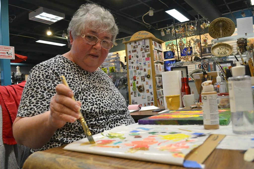 Sequim artist switches hands, finds new goals after stroke