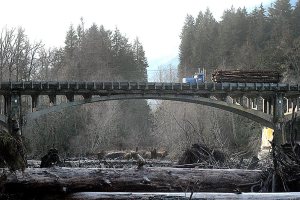 Forks council joins call for new Elwha bridge, new alignment