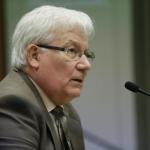 Jerry Bender, of the Association of Washington School Principals, speaks during a Senate hearing at the Capitol on Thursday in Olympia. (Ted S. Warren/The Associated Press)