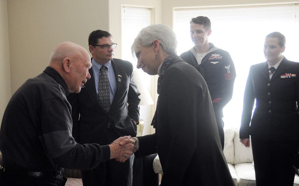 World War II veterans in Sequim honored with flags