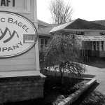 Olympic Bagel Co. on East First Street in Port Angeles sits closed Saturday after the eatery and bagel shop was closed and put up for sale. (Keith Thorpe/Peninsula Daily News)