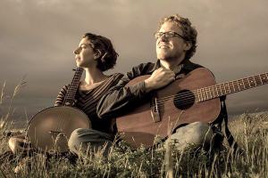 Vibrant old-timey duo to play in Coyle’s Concert in Woods