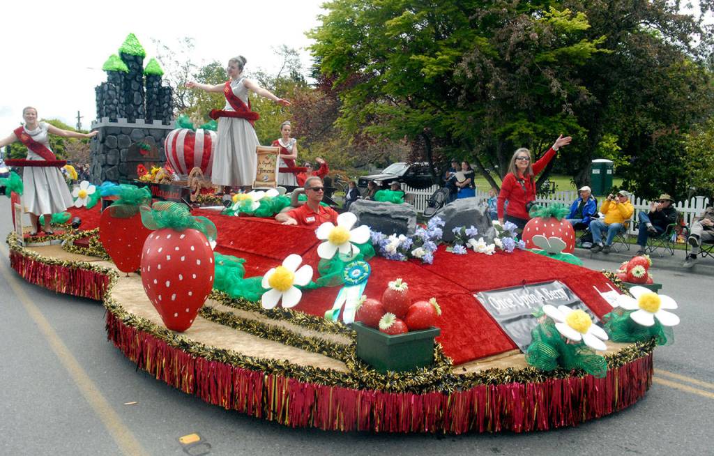 The Marysville Strawberry Festival float was winner of the President&rsquo;s Award in the Irrigation Festival Grand Parade. (Keith Thorpe/Peninsula Daily News)