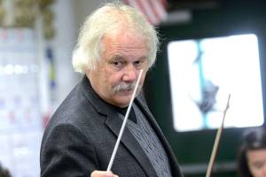 Retiring Port Angeles school orchestra director picked for hall of fame