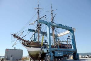 Lady Washington cleared by Coast Guard after running aground in Sequim