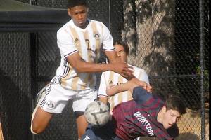 MEN’S SOCCER: Peninsula fights back in draw