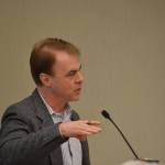 Bob Schroeter, executive director and CEO of the Clallam County Economic Development Corporation speaks to Sequim city councilors Sept. 11 about how he plans to measure his agency&rsquo;s success for the city. (Matthew Nash/Olympic Peninsula News Group)