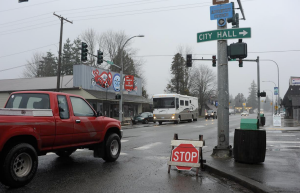 Street signals were dead at the 4-way stop at Forks Avenue and Division Street in downtown Forks after power went out at about 3 p.m.Friday. (Lonnie Archibald/for Peninsula Daily News)
