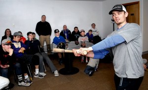 Former Major League Baseball player Brent Lillibridge conducts a clinic on batting last week at 360 Sports Performance Training. Lillibridge and former University of Washington softball player Danielle Lawrie will conduct more clinics at the new business this Tuesday. (Keith Thorpe/Peninsula Daily News)