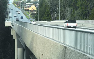 Port Angeles western Eighth Street bridge is seen in December 2014.  Keith Thorpe/Peninsula Daily News ()