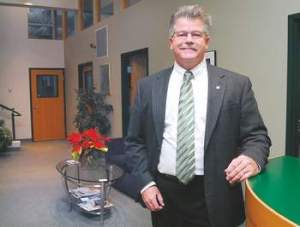 Larry Hueth (Peninsula Daily News)