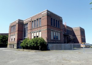 Demolition preparation for the Lincoln Building in Port Townsend has started.  Charlie Bermant/Peninsula Daily News ()