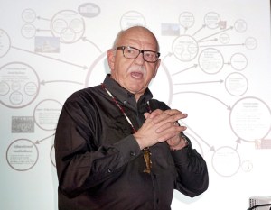 Jamestown SKlallam Tribal Chair Ron Allen addresses the Port Townsend Rotary Club on Tuesday.  Charlie Bermant/Peninsula Daily News ()