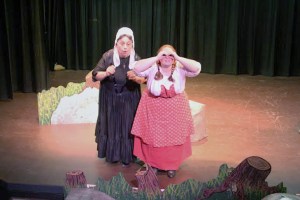 The widow Hopewell (Anita Bonham