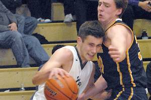 BOYS BASKETBALL: Port Angeles rally from deep hole falls just short