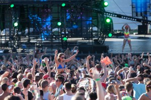 The scene during the Paradiso Festival at the Columbia River Gorge Amphitheater. KOMO News [www.komotv.com]