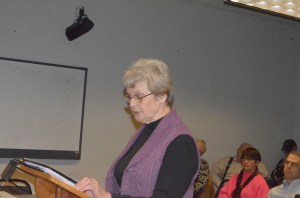 Elizabeth Van Zonneveld addresses the Jefferson County commissioners Monday. Charlie Bermant/Peninsula Daily News