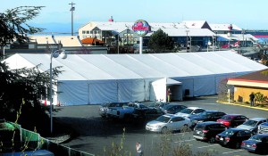 A massive tent takes up the front parking lot of the Port Angeles CrabHouse Restaurant on the grounds of the Red Lion Hotel for a convention of boilermakers Tuesday in Port Angeles. Keith Thorpe/Peninsula Daily News