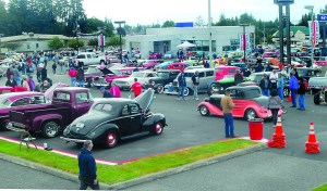 Vintage cars fill the lot at Ruddell Auto Plaza in Port Angeles during last year's Ruddell Cruise-In. Keith Thorpe/Peninsula Daily News