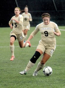 Peninsula sophomore Mary Pierce