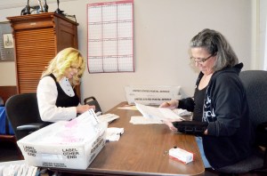 Jefferson County Auditor Donna Eldridge. left