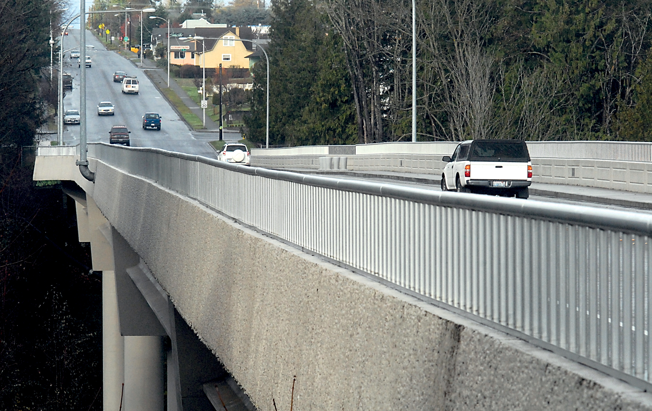 Traffic makes its way across the Eighth Street bridge over Tumwater Creek in Port Angeles.  Keith Thorpe/Peninsula Daily News