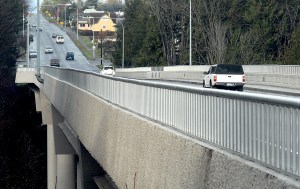 Traffic makes its way across the Eighth Street bridge over Tumwater Creek in Port Angeles.  Keith Thorpe/Peninsula Daily News