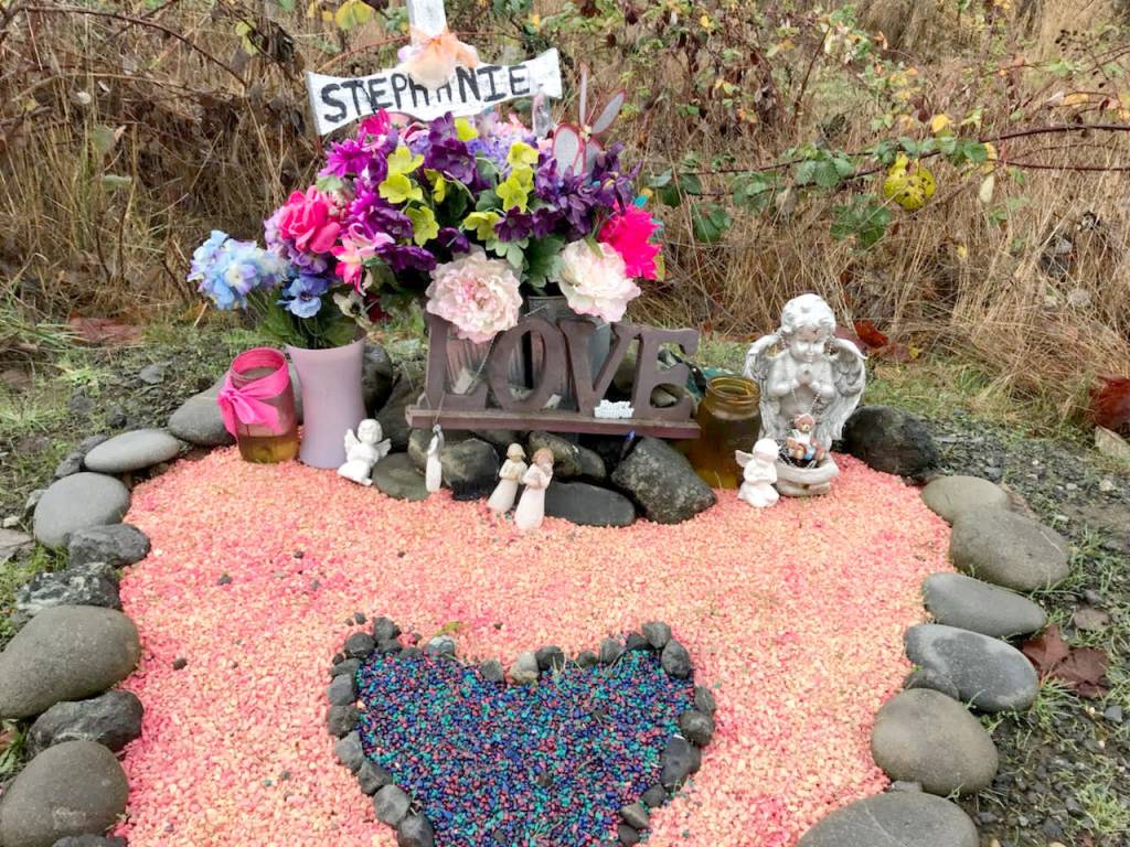 A memorial to Eighth Street bridge suicide victim Stephanie Dean Caldwell is at the base of the Valley Creek bridge. (Paul Gottlieb/Peninsula Daily News)