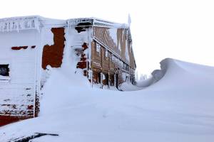 More than 9 feet of snow at Hurricane Ridge