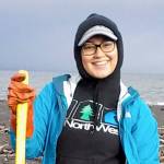 Volunteers set out native plants on new beach