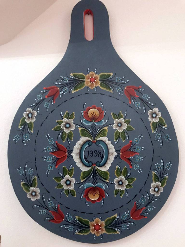Traditional Norwegian folk art is created by Nancy Powers.