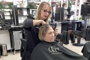 Peninsula program provides free wigs to women, children with cancer