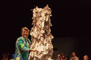 PHOTO: Wearable Art Show winner is selected