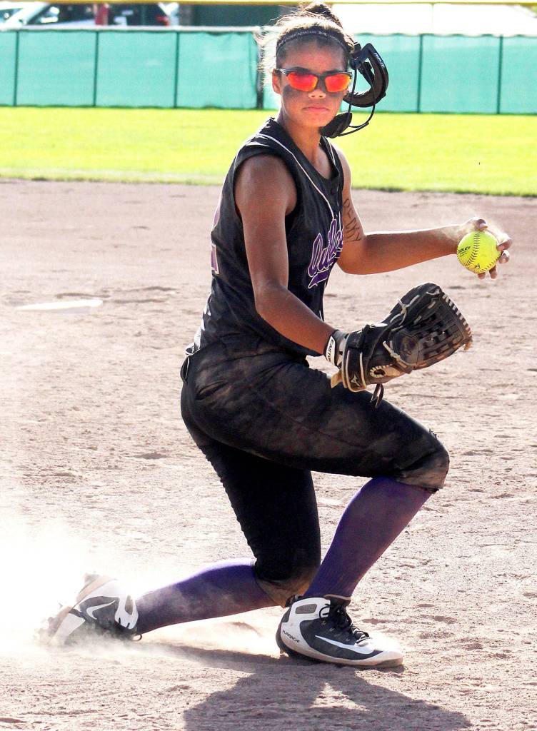 Quilcenes Gina Brown makes a play at second base during the 1B State Championship game in Yakima on Saturday. (Roger Harnack/Daily Sun News)