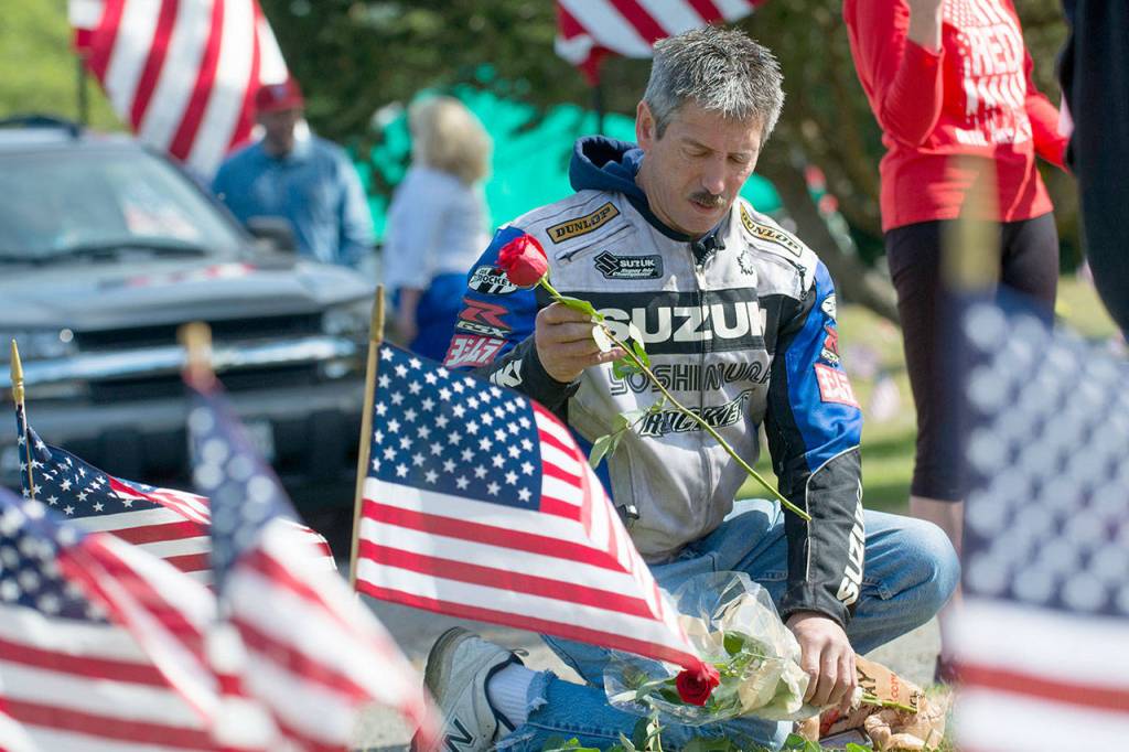 100 gather to observe Memorial Day in Port Angeles