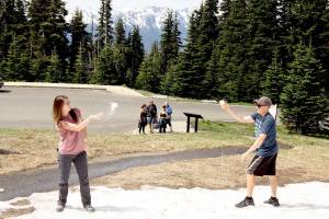 PHOTO: Snowball fight for summer’s start