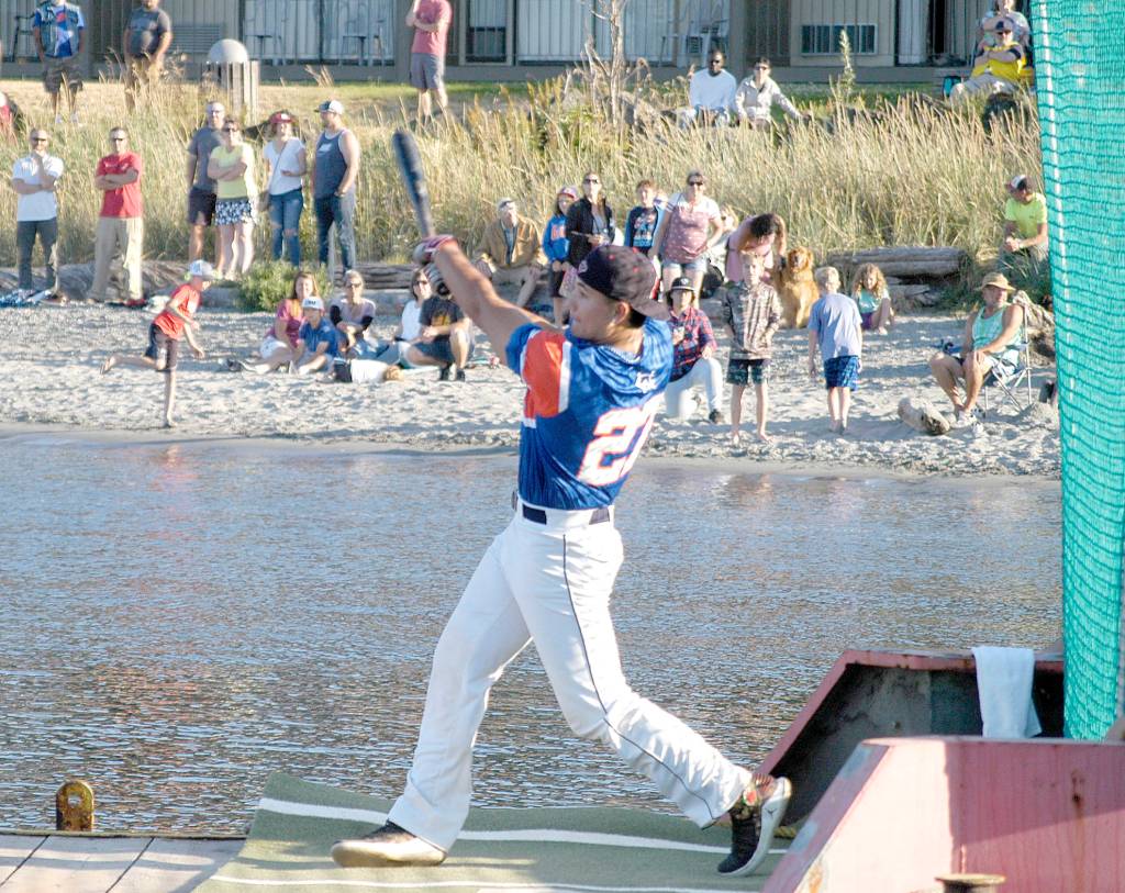 Wenatchee AppleSox Jeremy Yellin was one of the unfortunate left-handers in the home run derby. The fence for right-handers was much farther out than for the left-handed pull hitters. (Pierre LaBossiere/Peninsula Daily News)