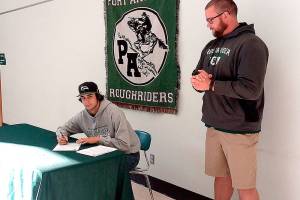 PREP BASEBALL: Port Angeles’ Bo Bradow signs to play at Shoreline