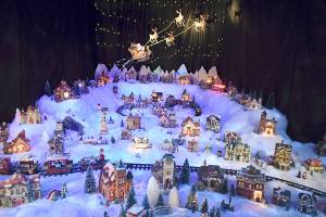 PHOTO: Jolly old elf joins Port Townsend Winter Window