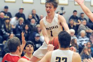 BOYS BASKETBALL ROUNDUP: Forks beats pesky Tenino Beavers; Sequim, Crescent win