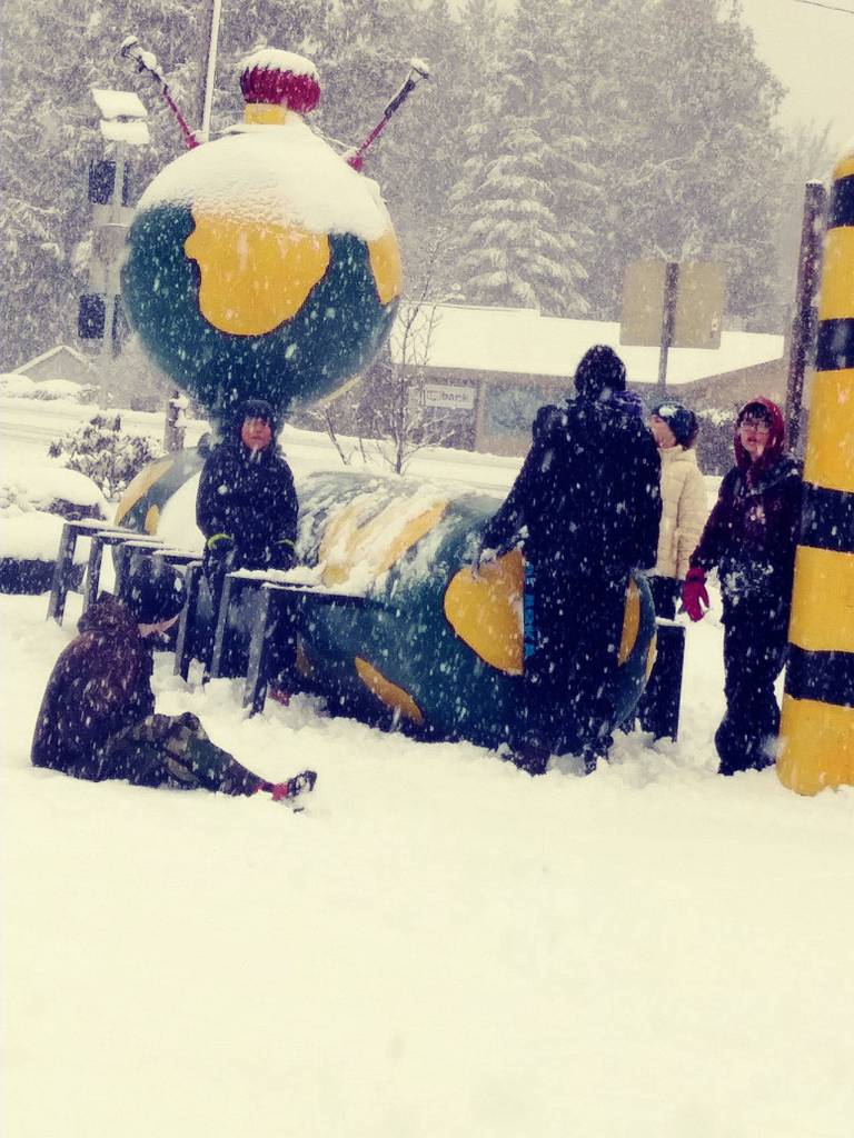 A community snowball fight broke out in Quilcene on Sunday afternoon and started again Monday at the fairgrounds next to Peninsula Foods. More than a dozen kids showed up to be part of the fun. Organizers Dan Cox and Angel Erickson said as long as the snow is flying, the snowball fight will go on at 3 p.m. each day. (Angel Erickson)